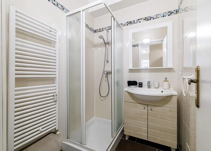 Myn1 - Spacieux Face A La *