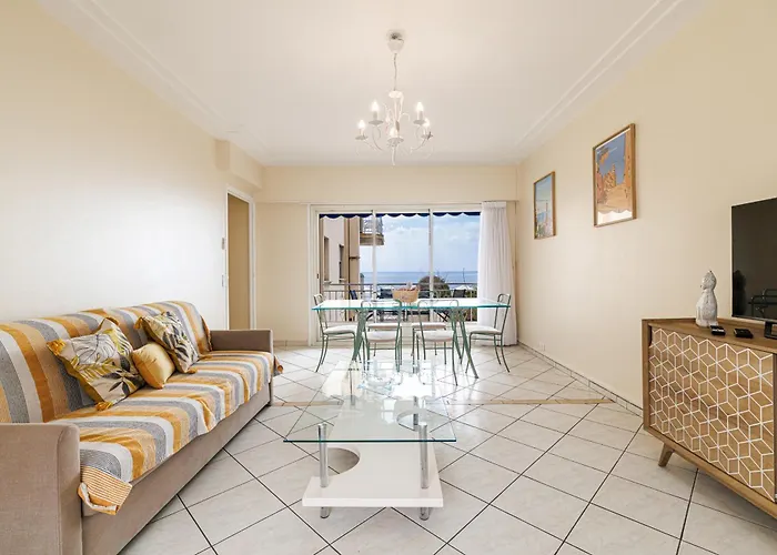 아파트 Myn1 - Spacieux Face A La *